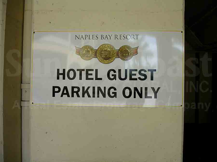 NAPLES BAY RESORT Signage